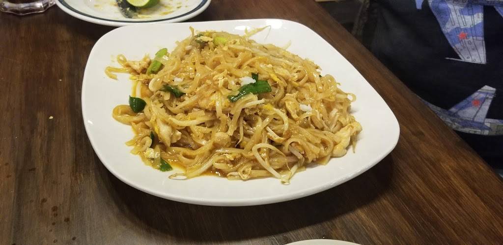 Lotus Thai House | restaurant | 5869 Broadview Rd, Parma, OH 44134, USA | 2163719575 OR +1 216-371-9575