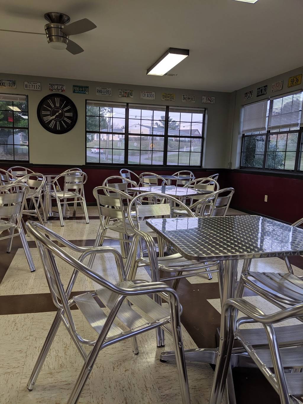 Frostee Shoppe, Too! - Harmer Hill | restaurant | 713 1/2 Lancaster St, Marietta, OH 45750, USA | 7408852095 OR +1 740-885-2095