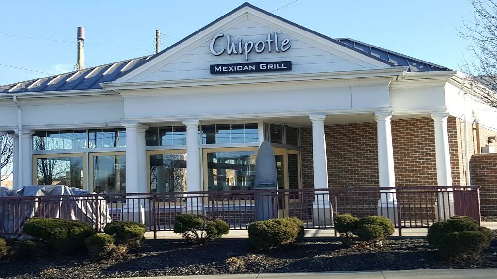 Chipotle Mexican Grill | restaurant | 21029 Center Ridge Rd, Fairview Park, OH 44126, USA | 4403563109 OR +1 440-356-3109
