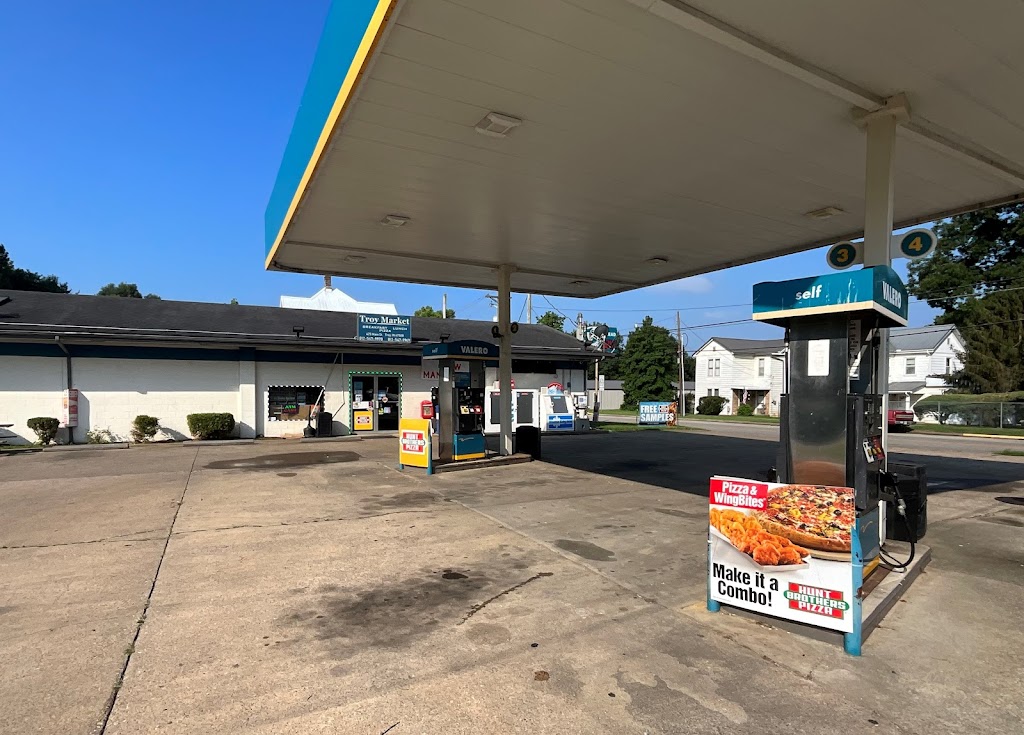 Hunt Brothers Pizza | restaurant | 425 Main St, Troy, IN 47588, USA | 8125479970 OR +1 812-547-9970