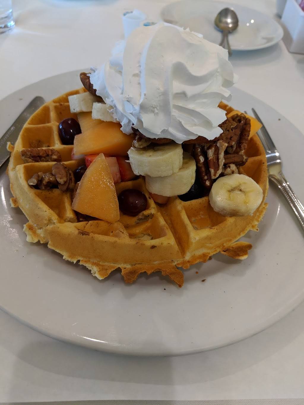 Cafe at the Square | restaurant | 500 St Charles Ave, New Orleans, LA 70130, USA | 5043047831 OR +1 504-304-7831