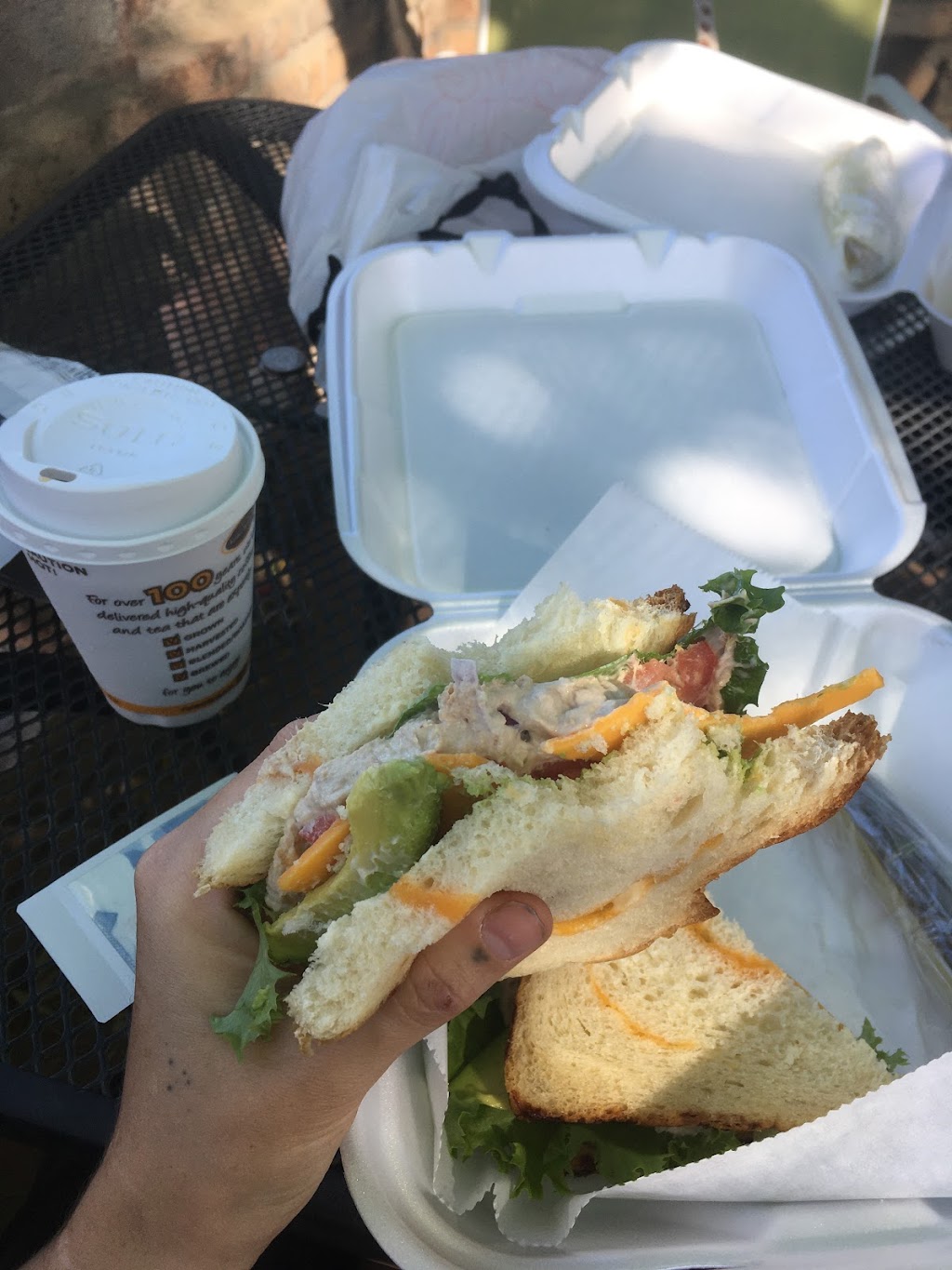 A & R Bakery | bakery | 902 W Hobsonway, Blythe, CA 92225, USA | 7609211100 OR +1 760-921-1100