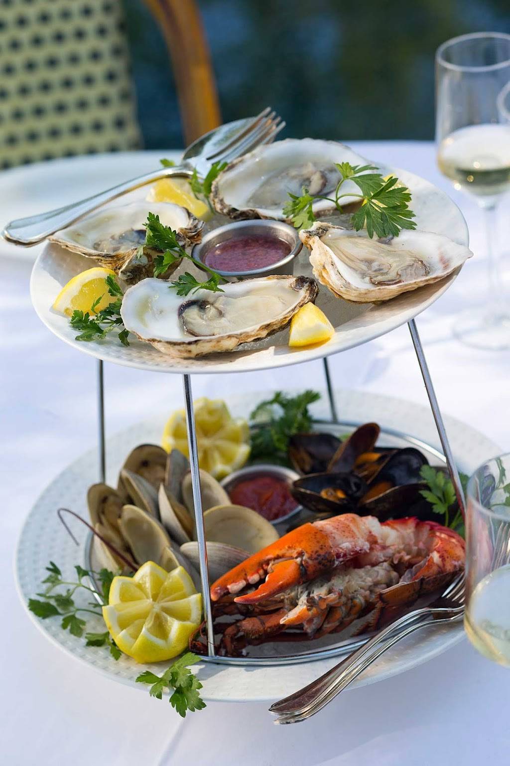 The White Barn Inn Restaurant | restaurant | 37 Beach Ave, Kennebunk, ME 04043, USA | 2079672321 OR +1 207-967-2321