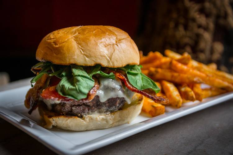 Mollys in Soulard | restaurant | 816 Geyer Ave, St. Louis, MO 63104, USA | 3142416200 OR +1 314-241-6200