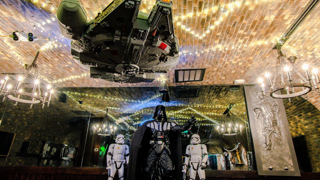 Ill Minster Pub | night club | 2600 Cedar Springs Rd #1, Dallas, TX 75201, USA | 9726667114 OR +1 972-666-7114