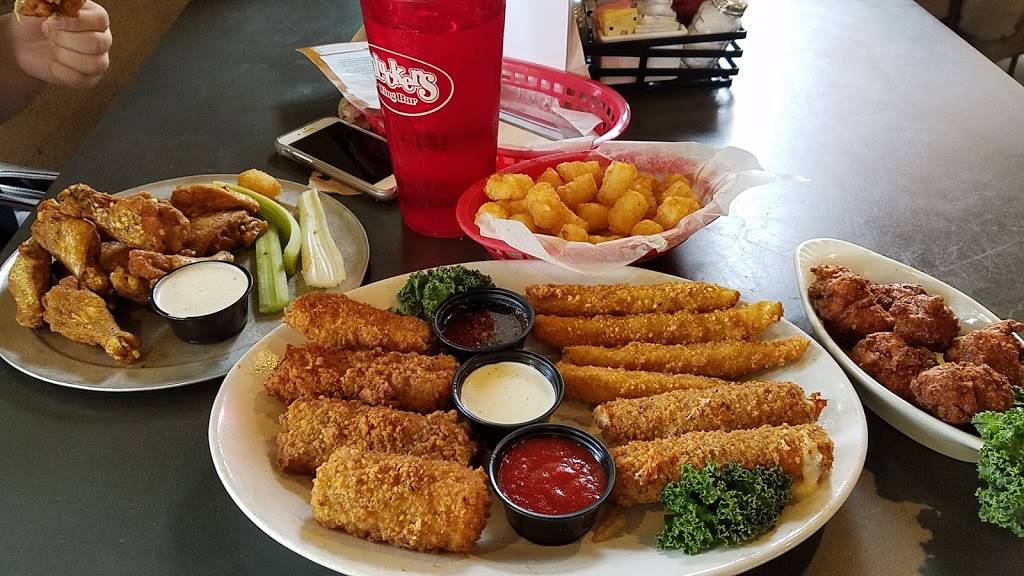 Pluckers Wing Bar | restaurant | 1400 Shepherd Dr, Houston, TX 77007, USA | 7138649464 OR +1 713-864-9464