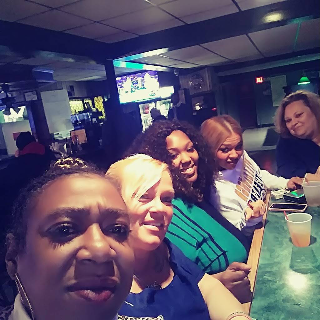 Apple Bar and Grill | restaurant | 3502 Walnut St, Harrisburg, PA 17109, USA | 7173179967 OR +1 717-317-9967