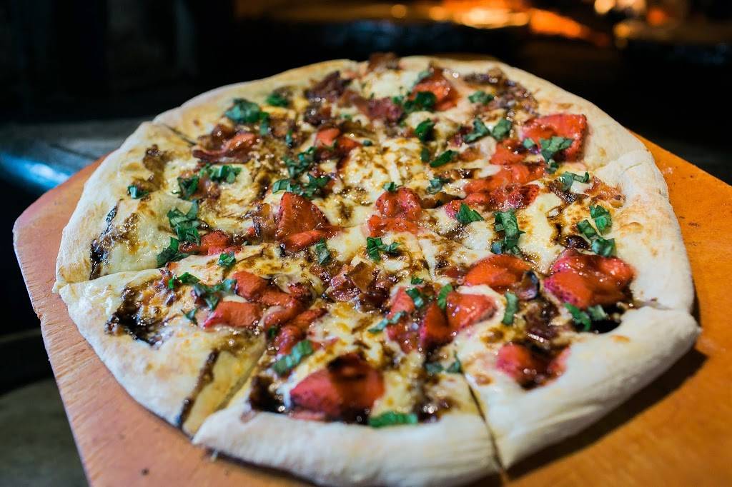 The Oven Pizza Co. | restaurant | 2000 Village Run Rd, Wexford, PA 15090, USA | 7247998750 OR +1 724-799-8750