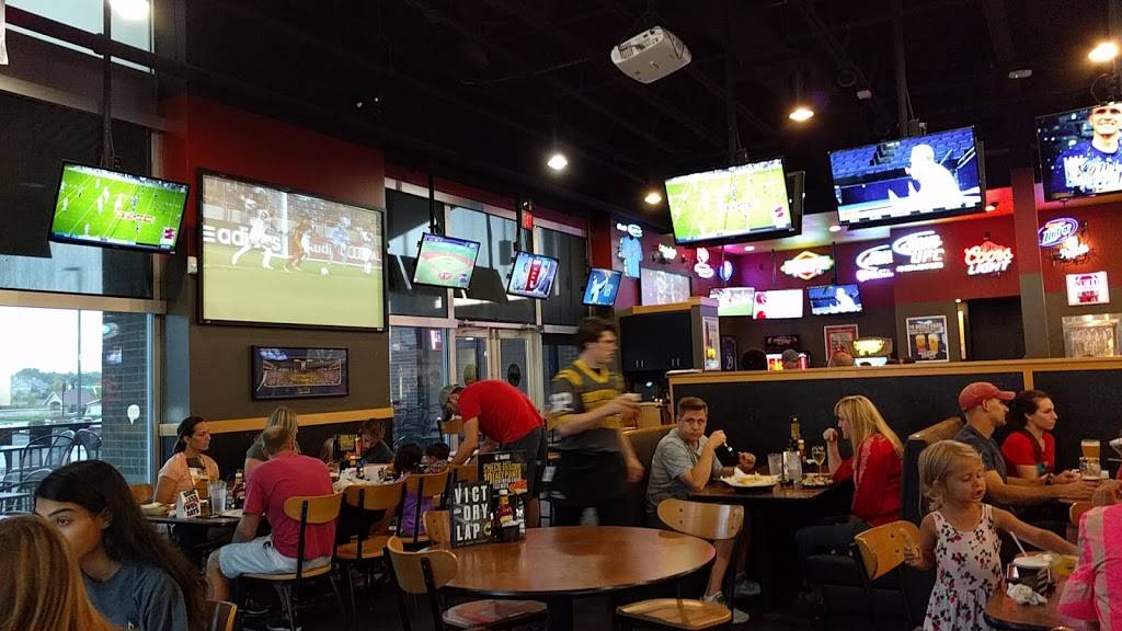 Buffalo Wild Wings | meal takeaway | 13749 Metcalf Ave, Overland Park, KS 66223, USA | 9132274688 OR +1 913-227-4688