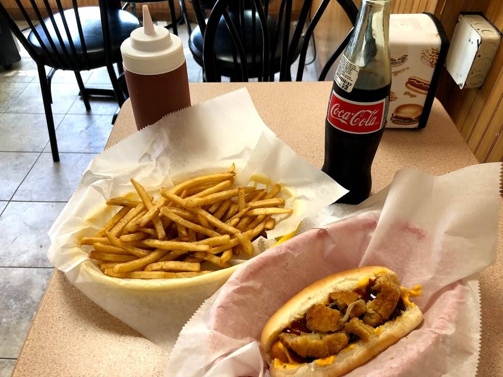 Weir Dogs | meal takeaway | 4850, 69 W Water St, Taunton, MA 02780, USA | 5088230616 OR +1 508-823-0616