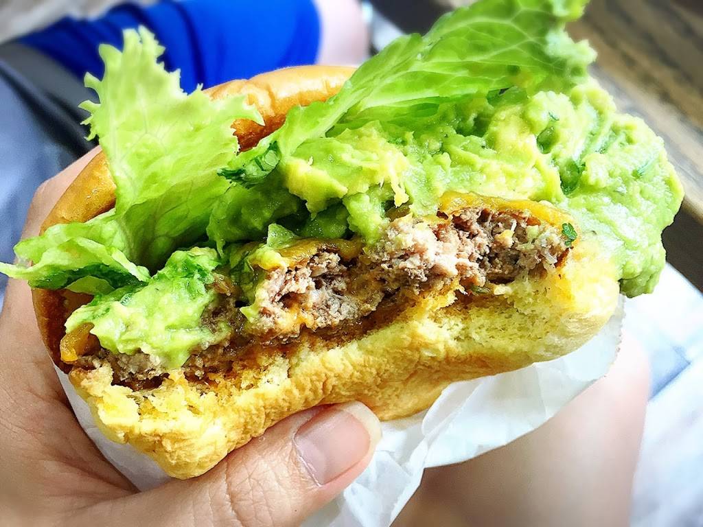 Burger Heights | restaurant | 177 Wadsworth Ave, New York, NY 10033, USA | 2129511984 OR +1 212-951-1984