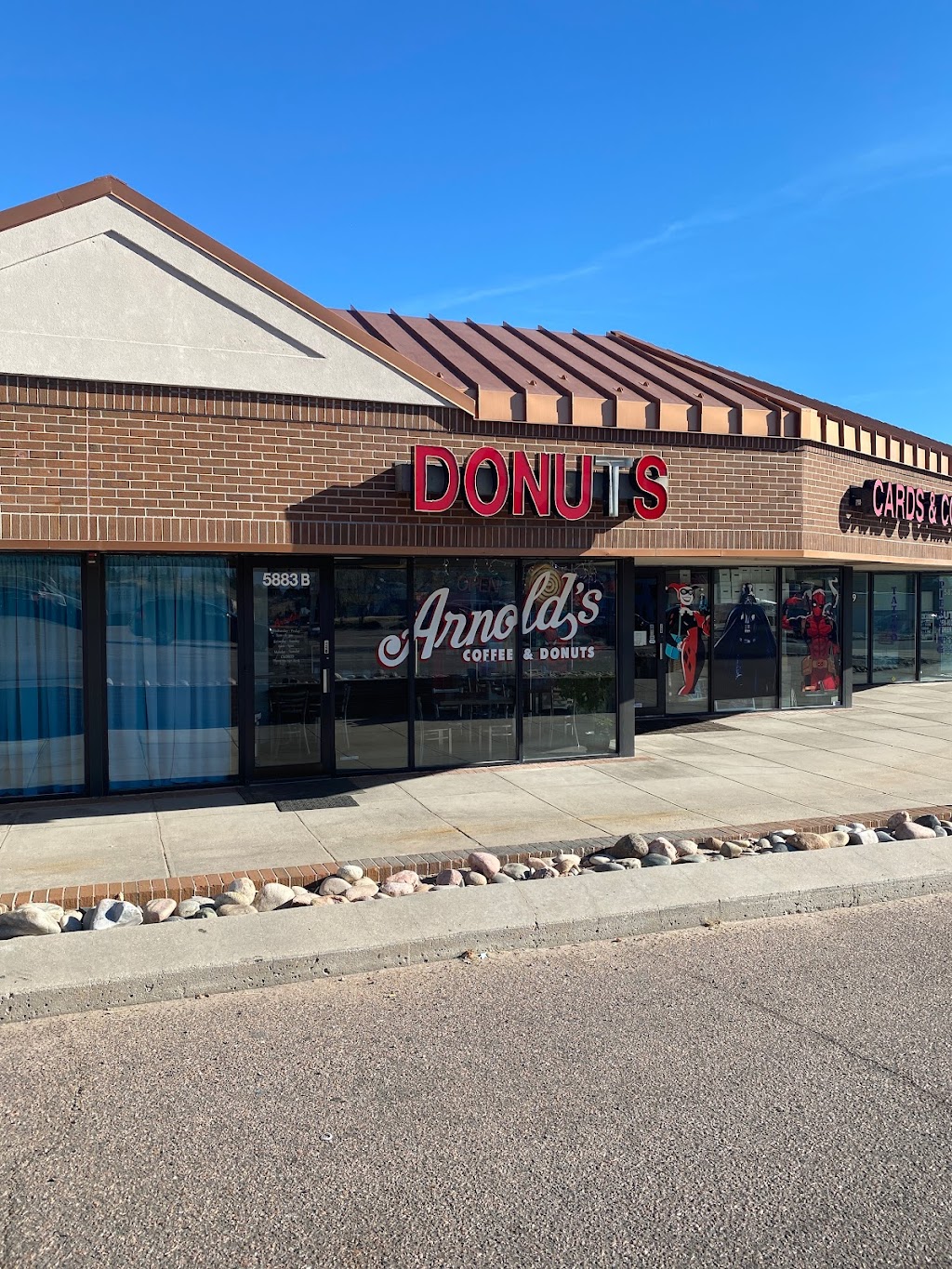 Arnolds Donuts and Coffee | bakery | 5883 Palmer Park Blvd Site B, Colorado Springs, CO 80915, USA | 7192478578 OR +1 719-247-8578