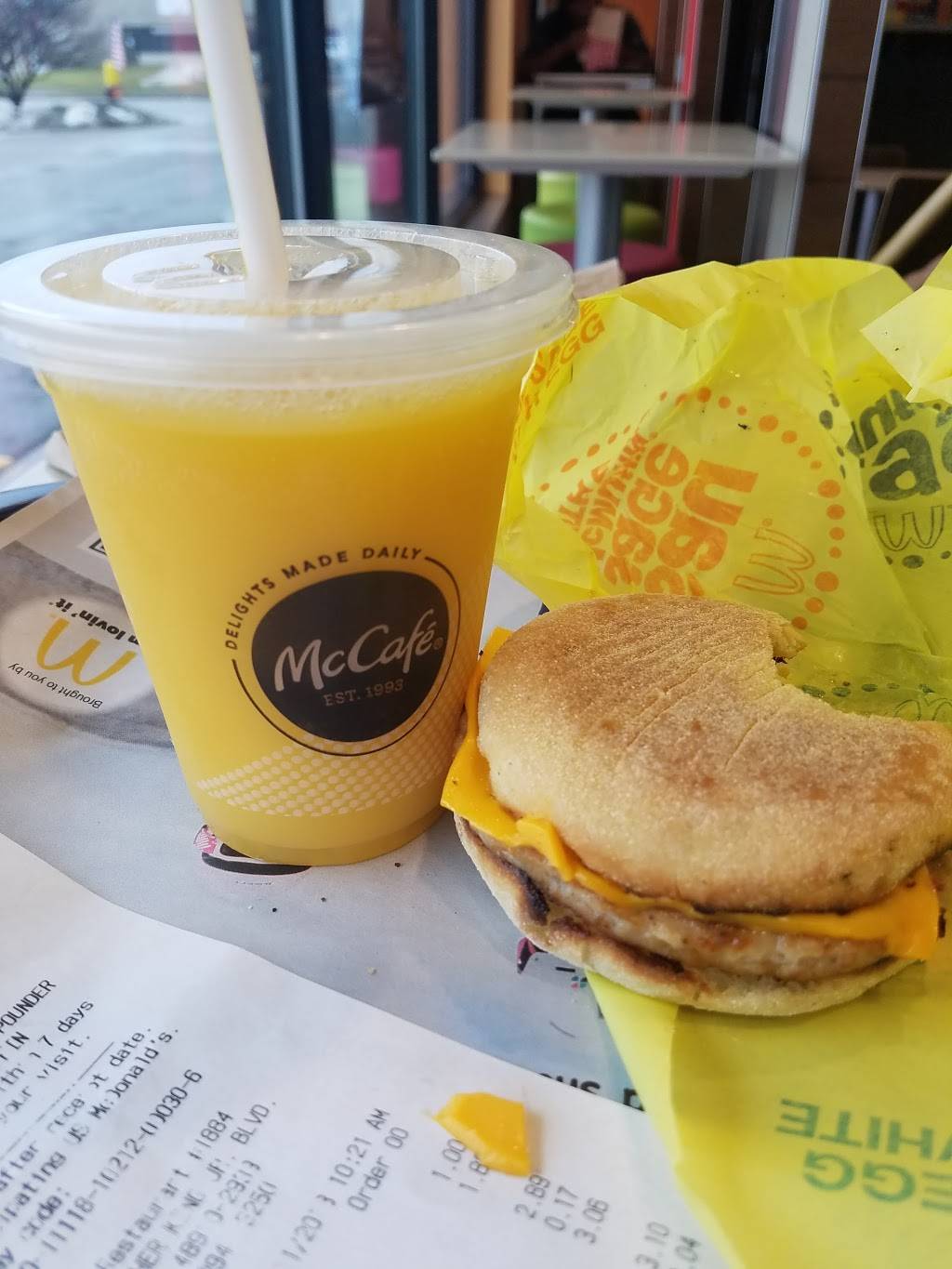 McDonalds | cafe | 3135 S Martin Luther King Jr Blvd, Lansing, MI 48910, USA | 5173943250 OR +1 517-394-3250