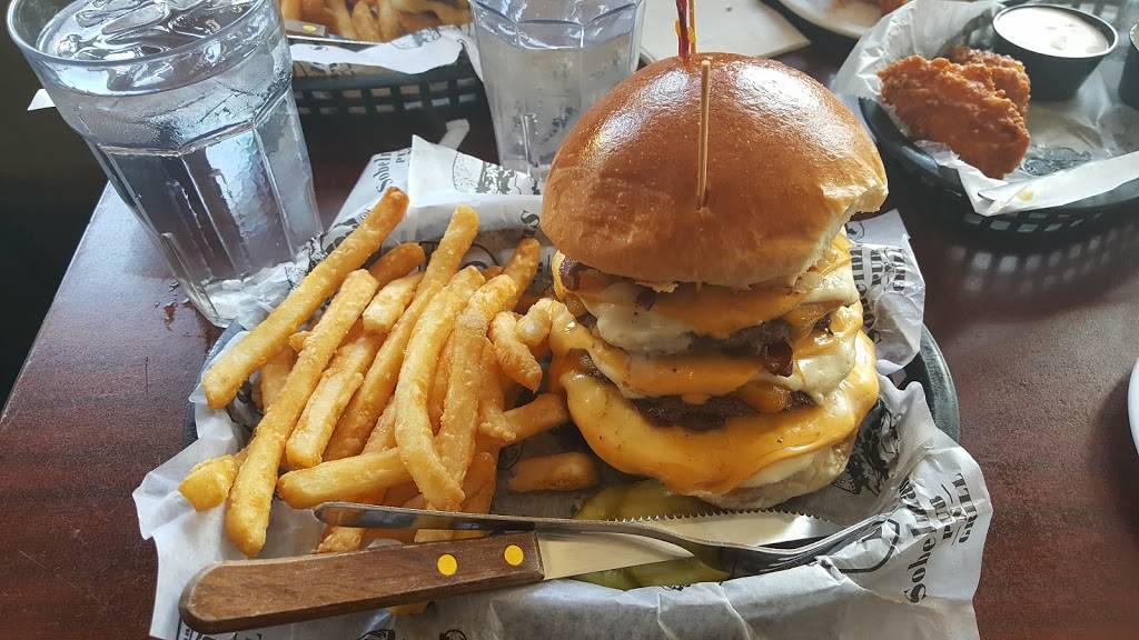 Sobelmans on St. Paul | restaurant | 1900 W St Paul Ave, Milwaukee, WI 53233, USA | 4149311919 OR +1 414-931-1919