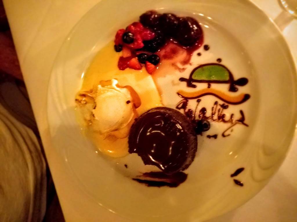 Wallys Desert Turtle | restaurant | 71775 CA-111, Rancho Mirage, CA 92270, USA | 7605689321 OR +1 760-568-9321