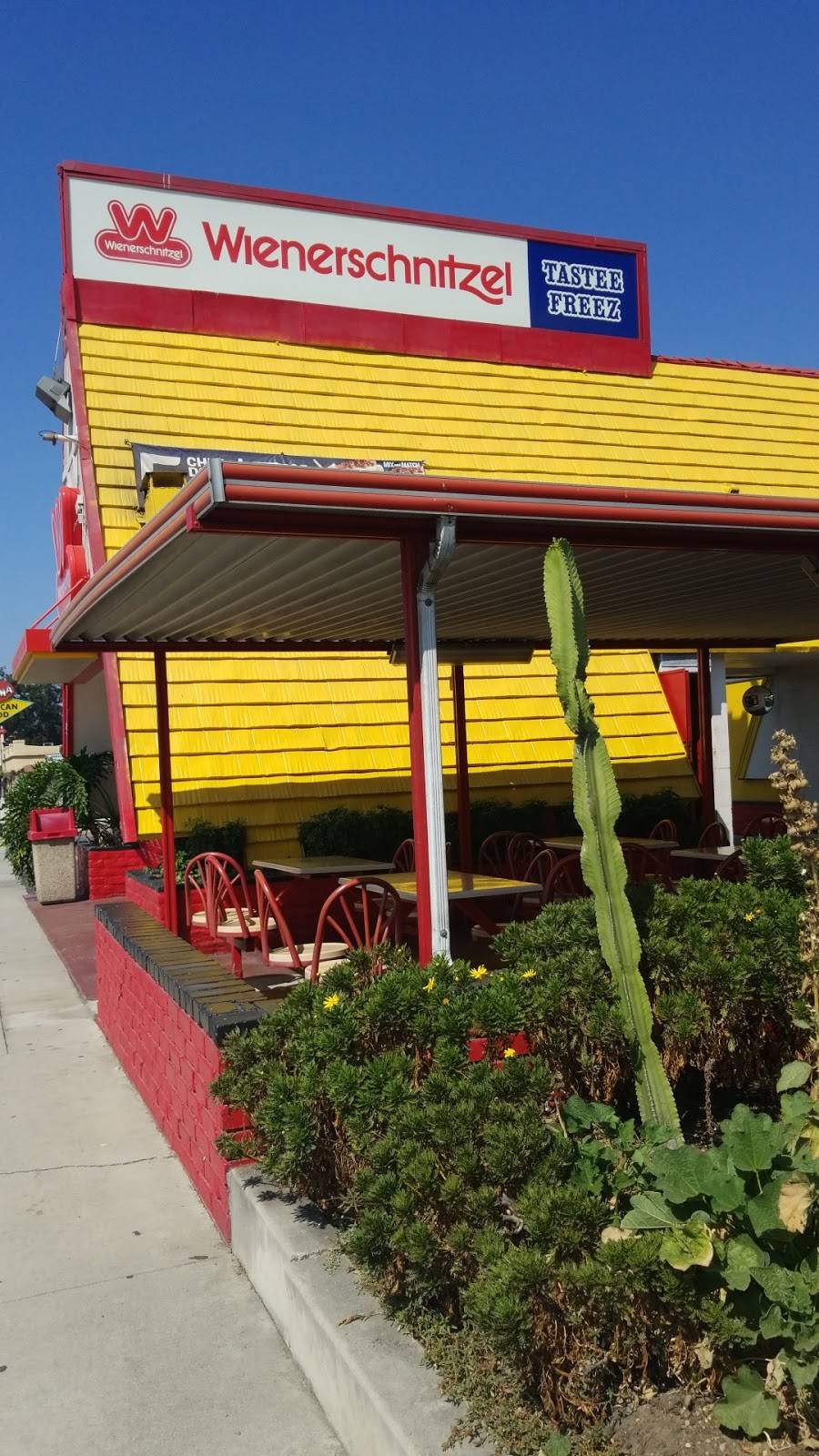 Wienerschnitzel | restaurant | 175 W Foothill Blvd, Pomona, CA 91767, USA | 9095967606 OR +1 909-596-7606