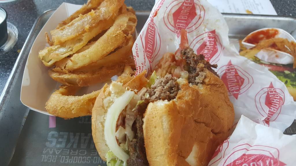 Fatburger | restaurant | 21911 Ventura Blvd, Woodland Hills, CA 91364, USA | 8187020257 OR +1 818-702-0257