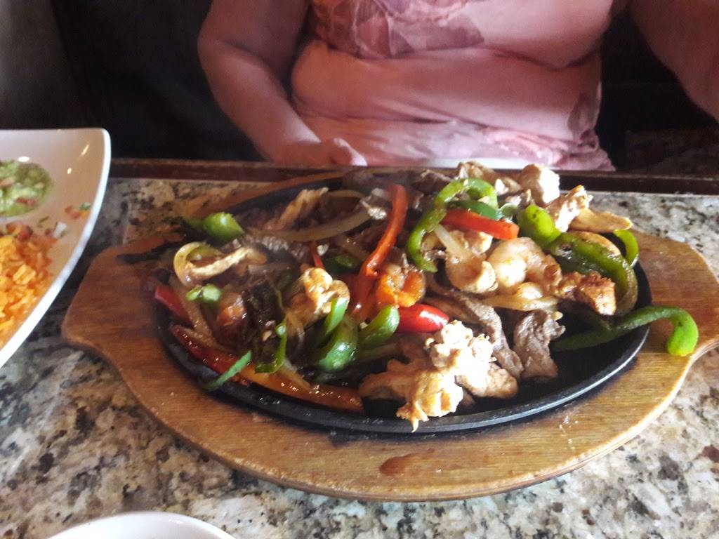 Tres Potrillos | restaurant | 25765 Chagrin Blvd, Beachwood, OH 44122, USA | 2165911202 OR +1 216-591-1202