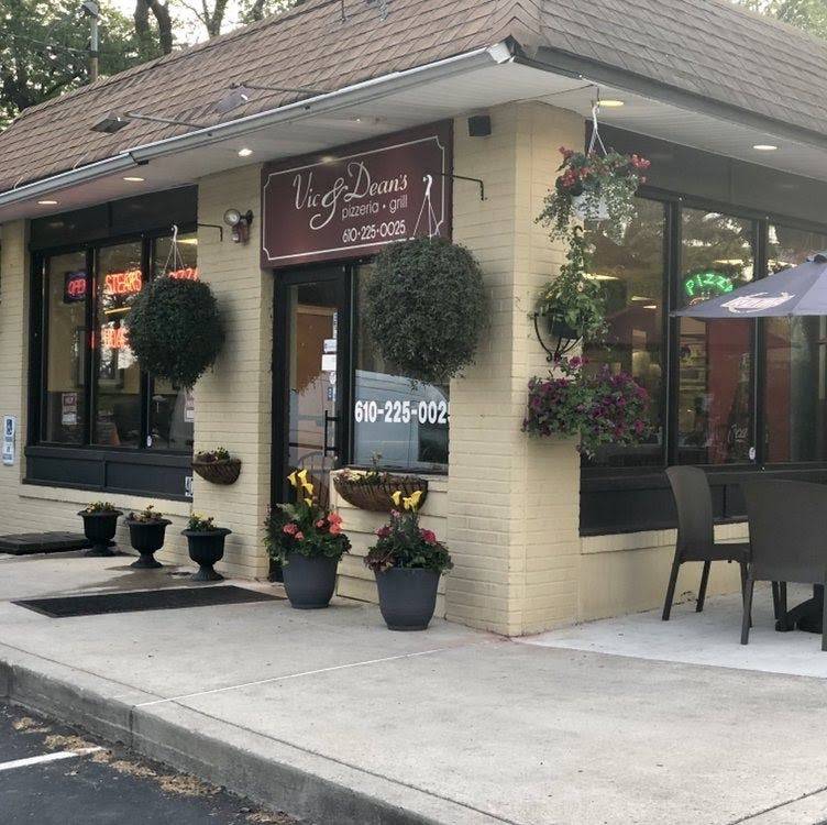 Vic & Deans Pizzeria Grill | restaurant | 409 W Wayne Ave, Wayne, PA 19087, USA | 6102250025 OR +1 610-225-0025