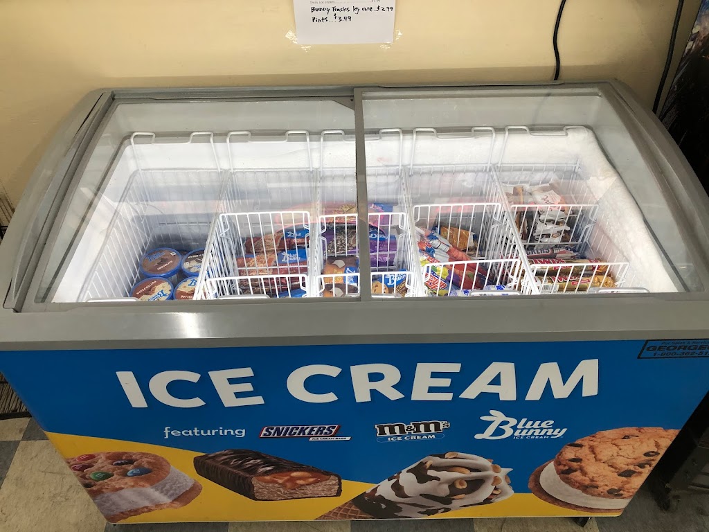 Connollys Exxon | restaurant | 13 6th St, Ridgely, MD 21660, USA | 4106349370 OR +1 410-634-9370