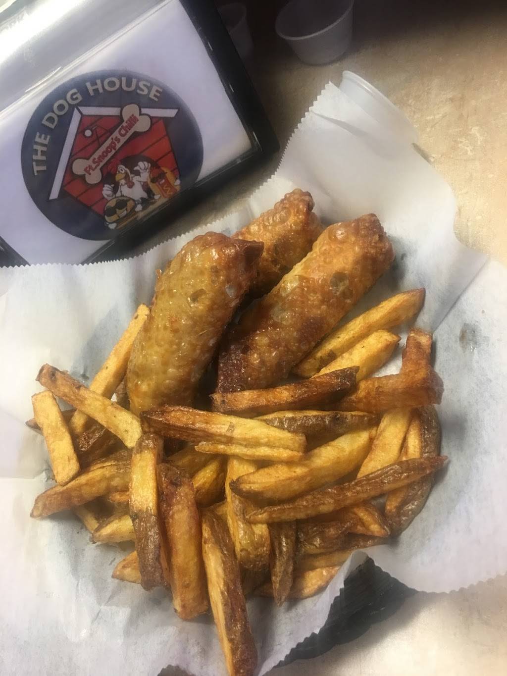 The Dog House | restaurant | 918 Liberty St, Chesapeake, VA 23324, USA | 7573670778 OR +1 757-367-0778