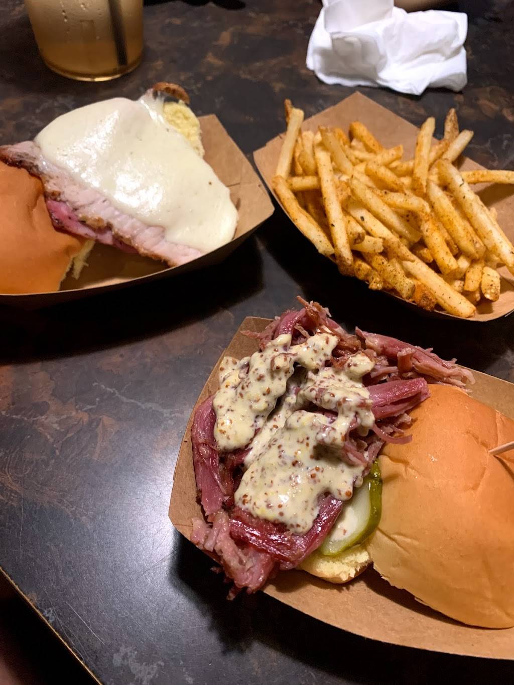 Green Dot Stables | restaurant | 2200 W Lafayette Blvd, Detroit, MI 48216, USA | 3139625588 OR +1 313-962-5588