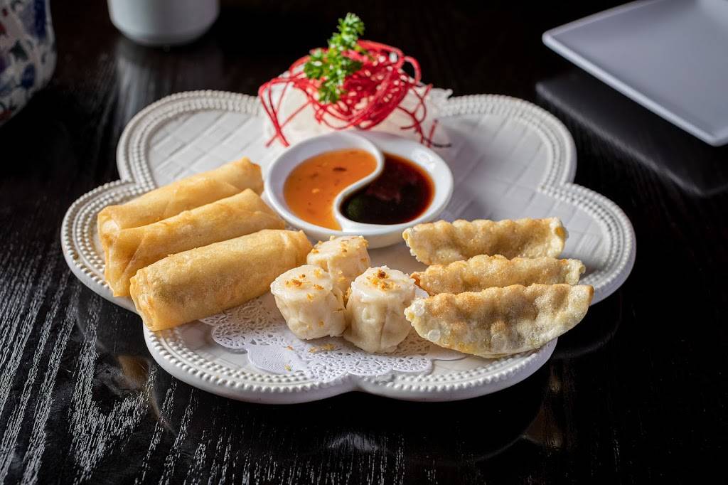 Sakura | meal delivery | 2507 W Fullerton Ave, Chicago, IL 60647, USA | 7737724412 OR +1 773-772-4412