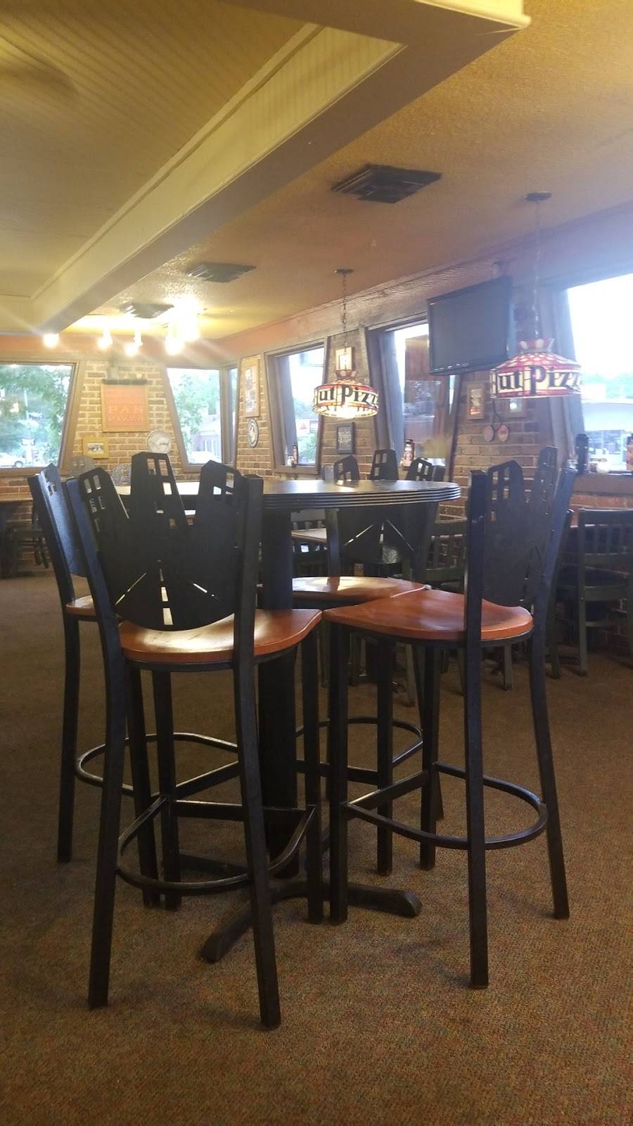 Pizza Hut | meal takeaway | 602 W Market St, Bolivar, TN 38008, USA | 7316584451 OR +1 731-658-4451