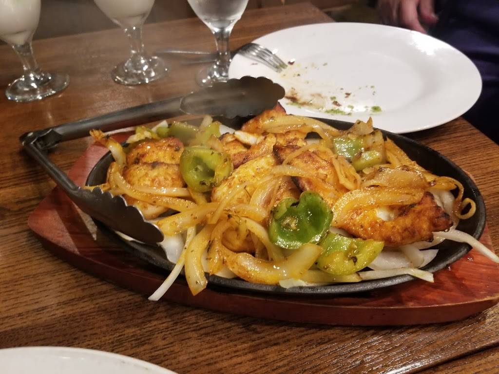 Indian Twist | restaurant | 4660 E Camp Lowell Dr, Tucson, AZ 85712, USA | 5204955499 OR +1 520-495-5499