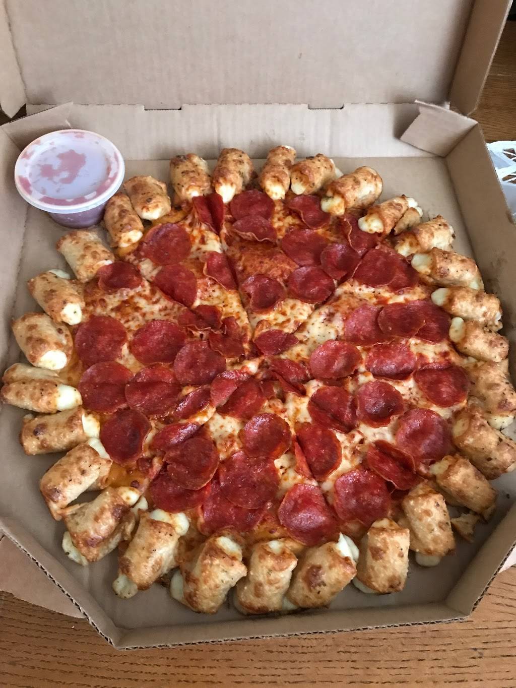 Pizza Hut Express | restaurant | 4500 Macdonald Ave, Richmond, CA 94805, USA | 5105410675 OR +1 510-541-0675