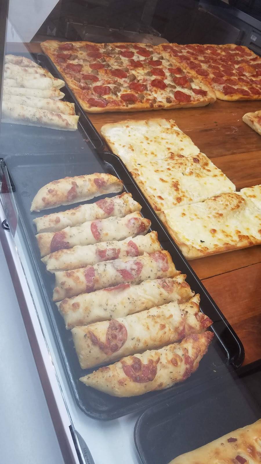 Sbarro | meal takeaway | 333 S State St, Chicago, IL 60604, USA | 3126631070 OR +1 312-663-1070