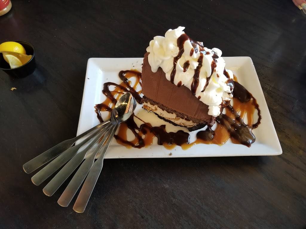 Red Robin Gourmet Burgers and Brews | restaurant | 18999 Bear Valley Rd, Apple Valley, CA 92307, USA | 7602401157 OR +1 760-240-1157