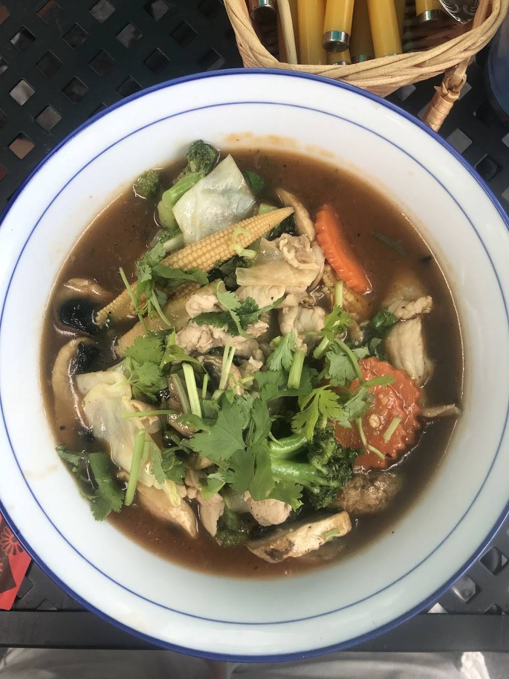 Thai Mama | restaurant | 5421 W Waters Ave, Tampa, FL 33634, USA | 8134473124 OR +1 813-447-3124