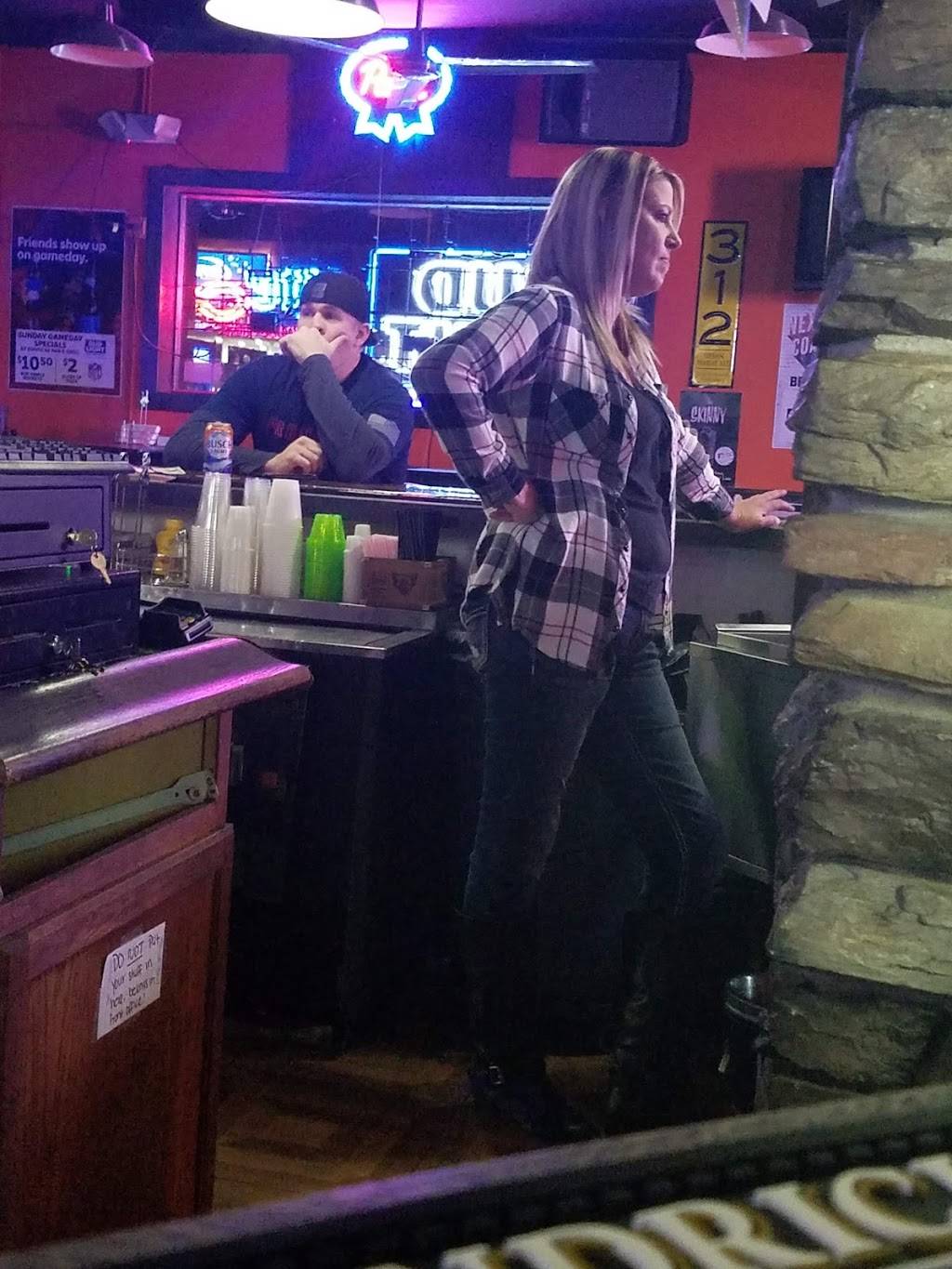 Rte 66 Bar & Grill | restaurant | 113 E Baltimore St, Wilmington, IL 60481, USA | 8154766000 OR +1 815-476-6000