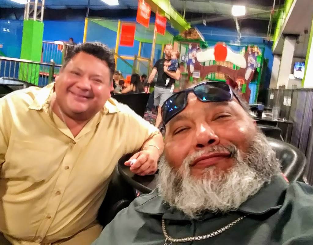 JW Bar & Grill | restaurant | 1601 Flour Bluff Dr, Corpus Christi, TX 78418, USA | 3612394244 OR +1 361-239-4244