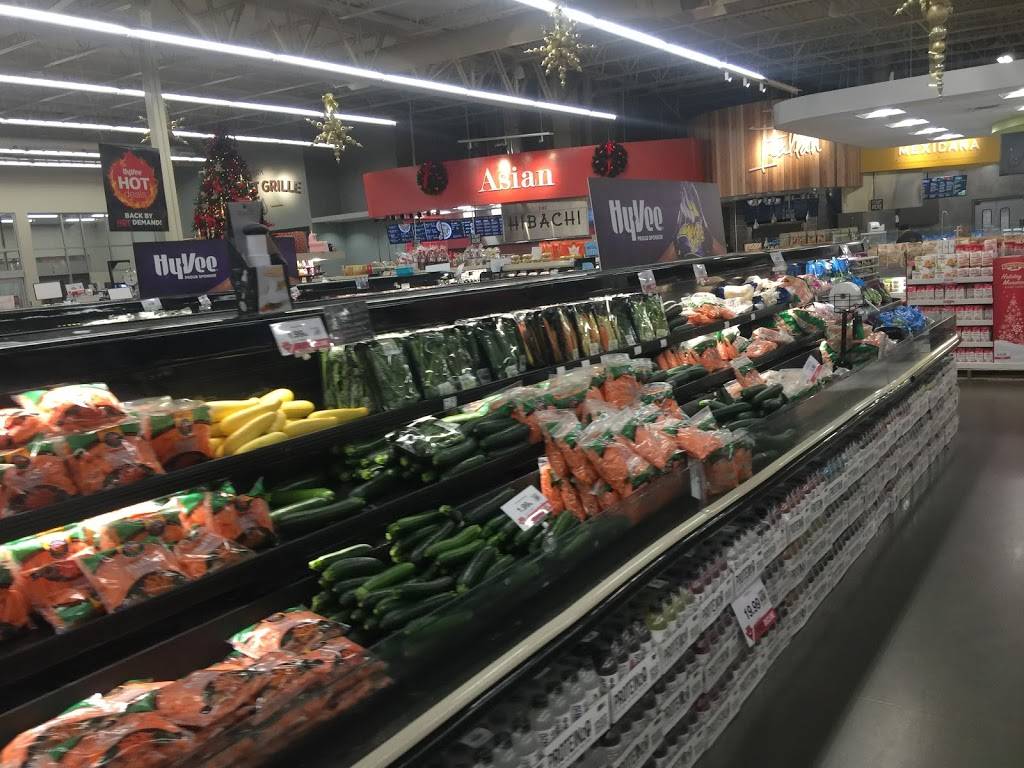 HyVee | restaurant | Eagan, MN 55123, USA | 6514053660 OR +1 651-405-3660