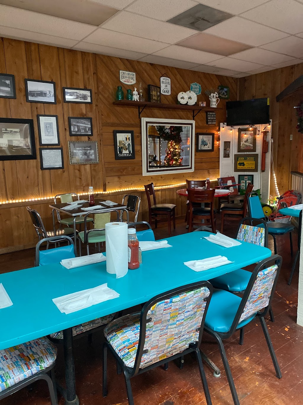 STOP & SHOP NOT YOUR MAMAS TEA | restaurant | 104 N Ruby Ave, Ruleville, MS 38771, USA | 6626186071 OR +1 662-618-6071