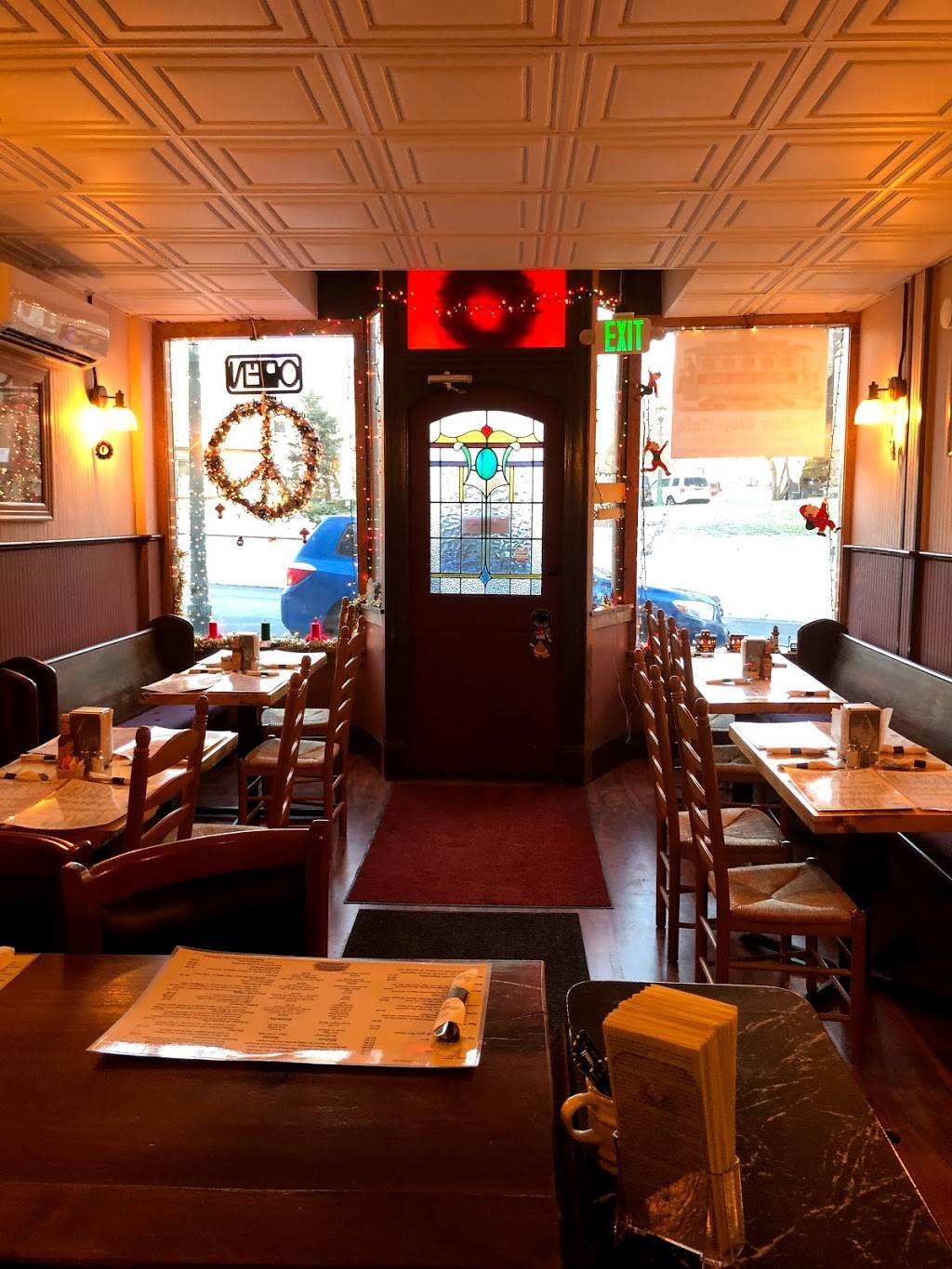 Trolley Stop Cafe | restaurant | 58 Vineyard Ave, Highland, NY 12528, USA | 8452612250 OR +1 845-261-2250