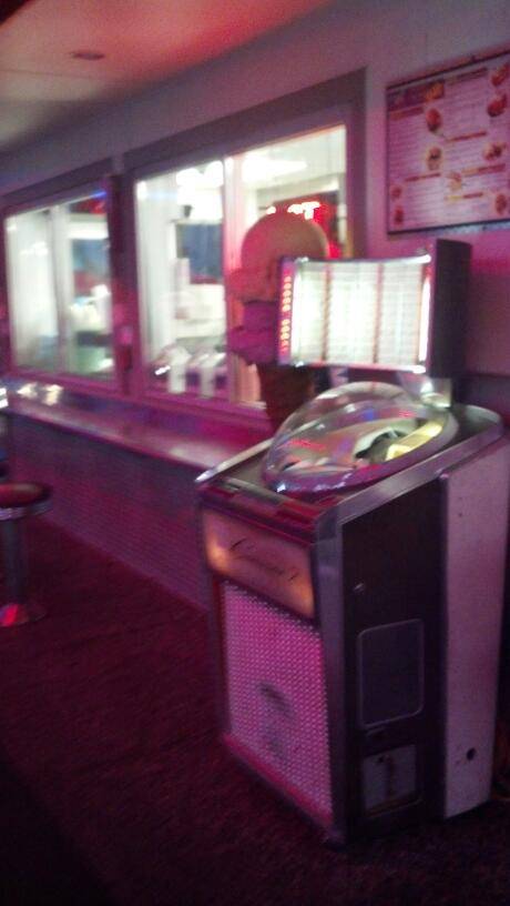 Clays Galaxy Drive In | restaurant | 3712 Quebec Ave S, Minneapolis, MN 55426, USA | 9522777777 OR +1 952-277-7777