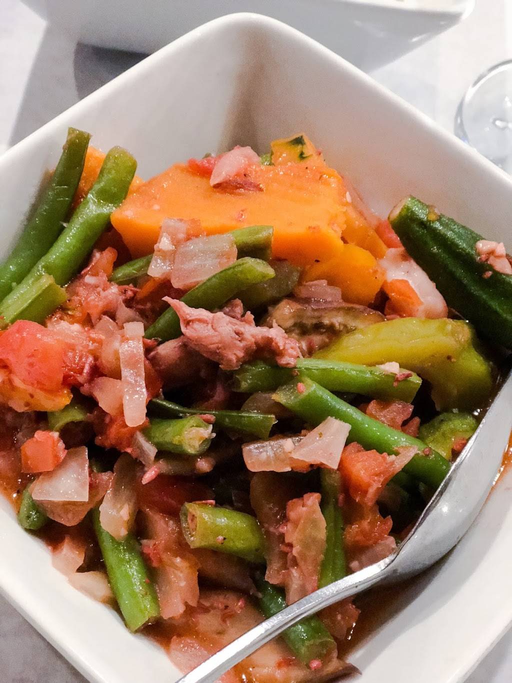 Tito Rads Grill | restaurant | 49-10 Queens Blvd, Woodside, NY 11377, USA | 7182057299 OR +1 718-205-7299