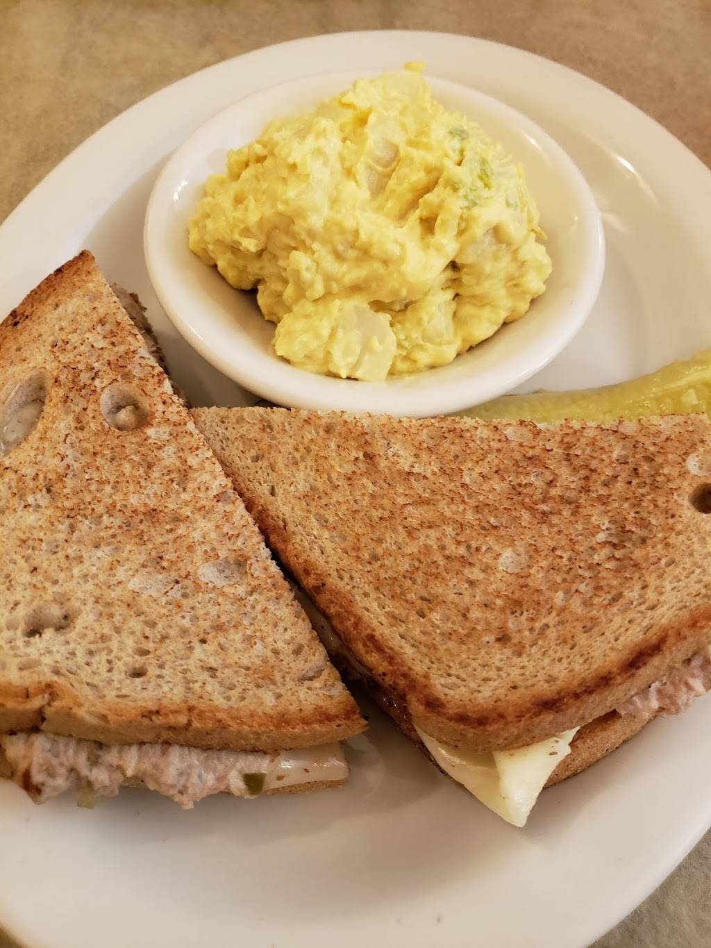 Henks European Deli & Black Forest Bakery | bakery | 5811 Blackwell St, Dallas, TX 75231, USA | 2149879090 OR +1 214-987-9090