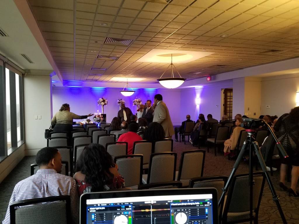 Crescent Club | restaurant | 6075 Poplar Ave Suite 909, Memphis, TN 38119, USA | 9016841010 OR +1 901-684-1010