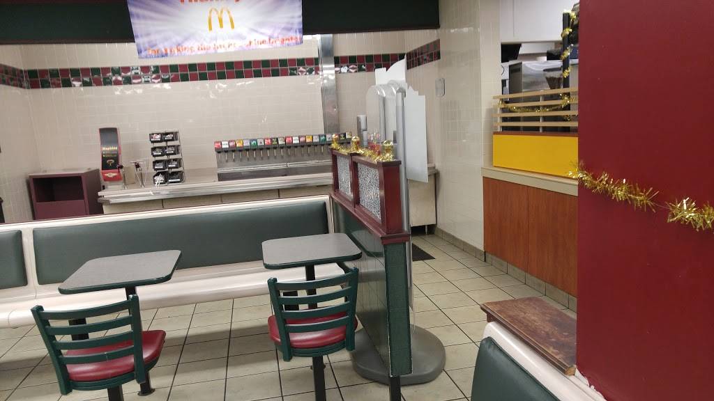 McDonalds | cafe | 5008 Township Line Rd, Drexel Hill, PA 19026, USA | 6104467190 OR +1 610-446-7190