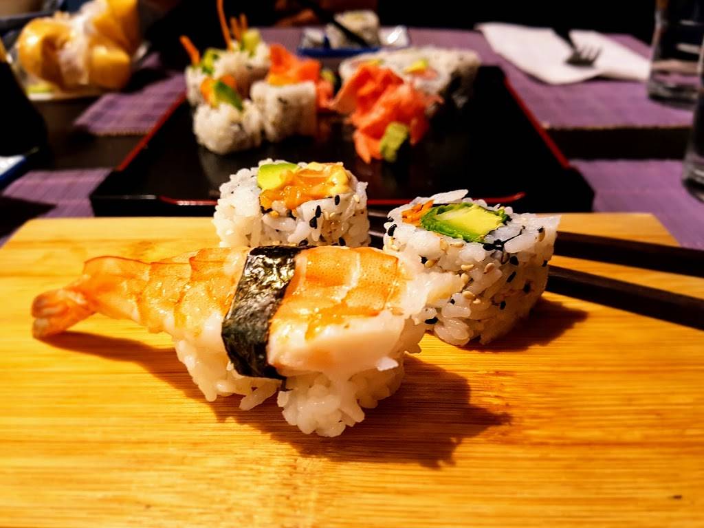Tubomi Sushi | restaurant | 1070 Rue Notre Dame, Lachine, QC H8S 2C2, Canada | 5146375015 OR +1 514-637-5015