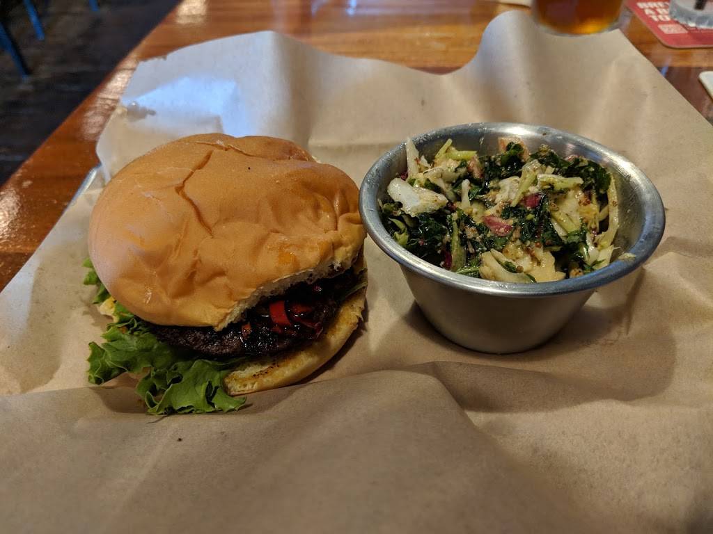 Metzgers Tavern | restaurant | 1000 Powell St, Henderson, KY 42420, USA | 2708269461 OR +1 270-826-9461