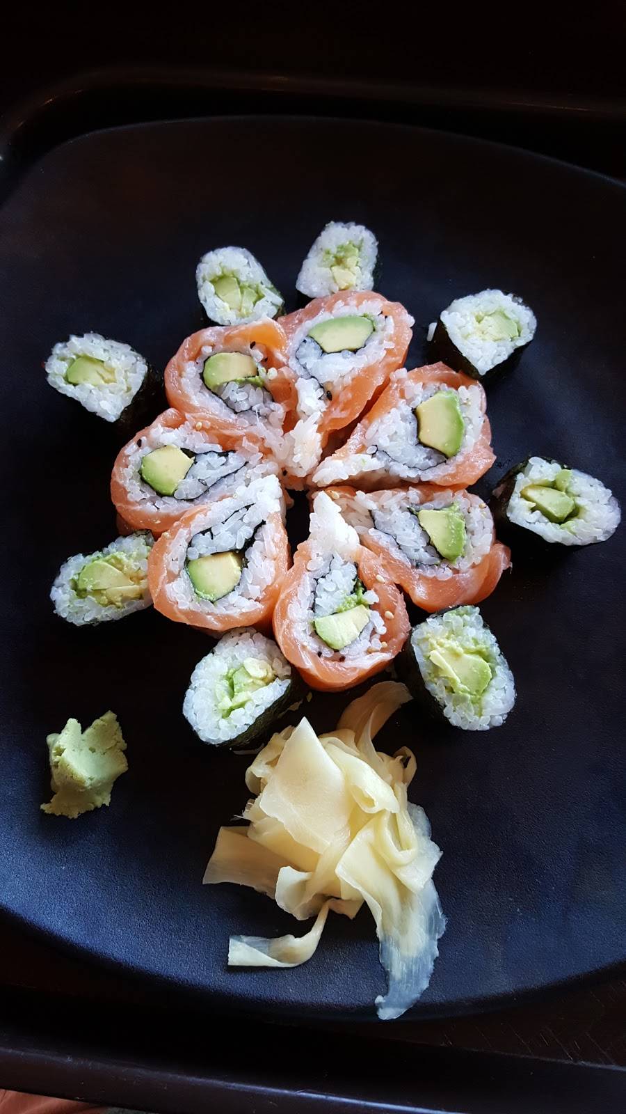 Yo Sushi | restaurant | 114 Robles Way, Vallejo, CA 94591, USA | 7076471100 OR +1 707-647-1100