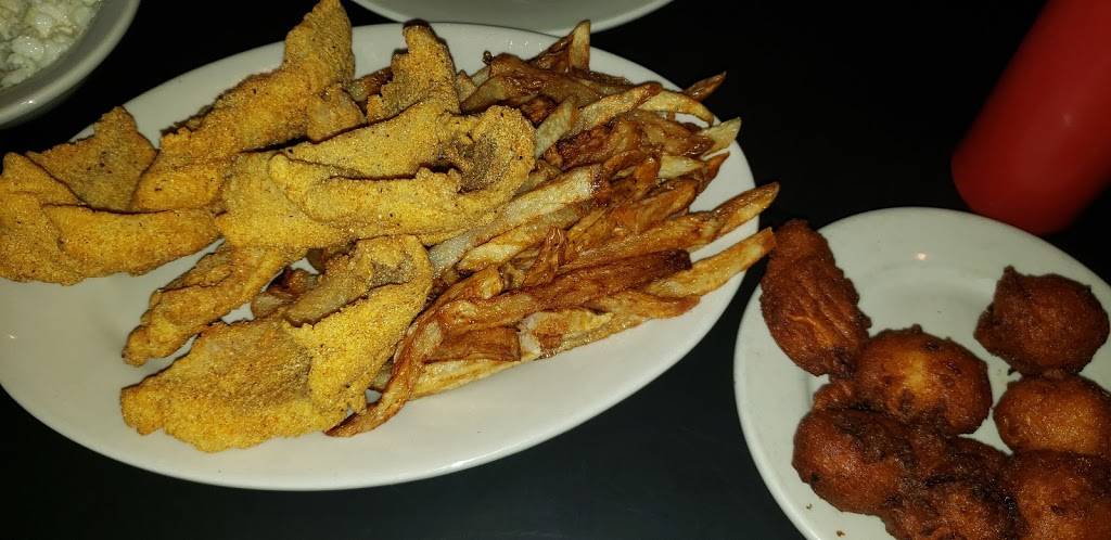 Catfish Hole Alma | restaurant | 24 Collum Ln W, Alma, AR 72921, USA | 4796329718 OR +1 479-632-9718