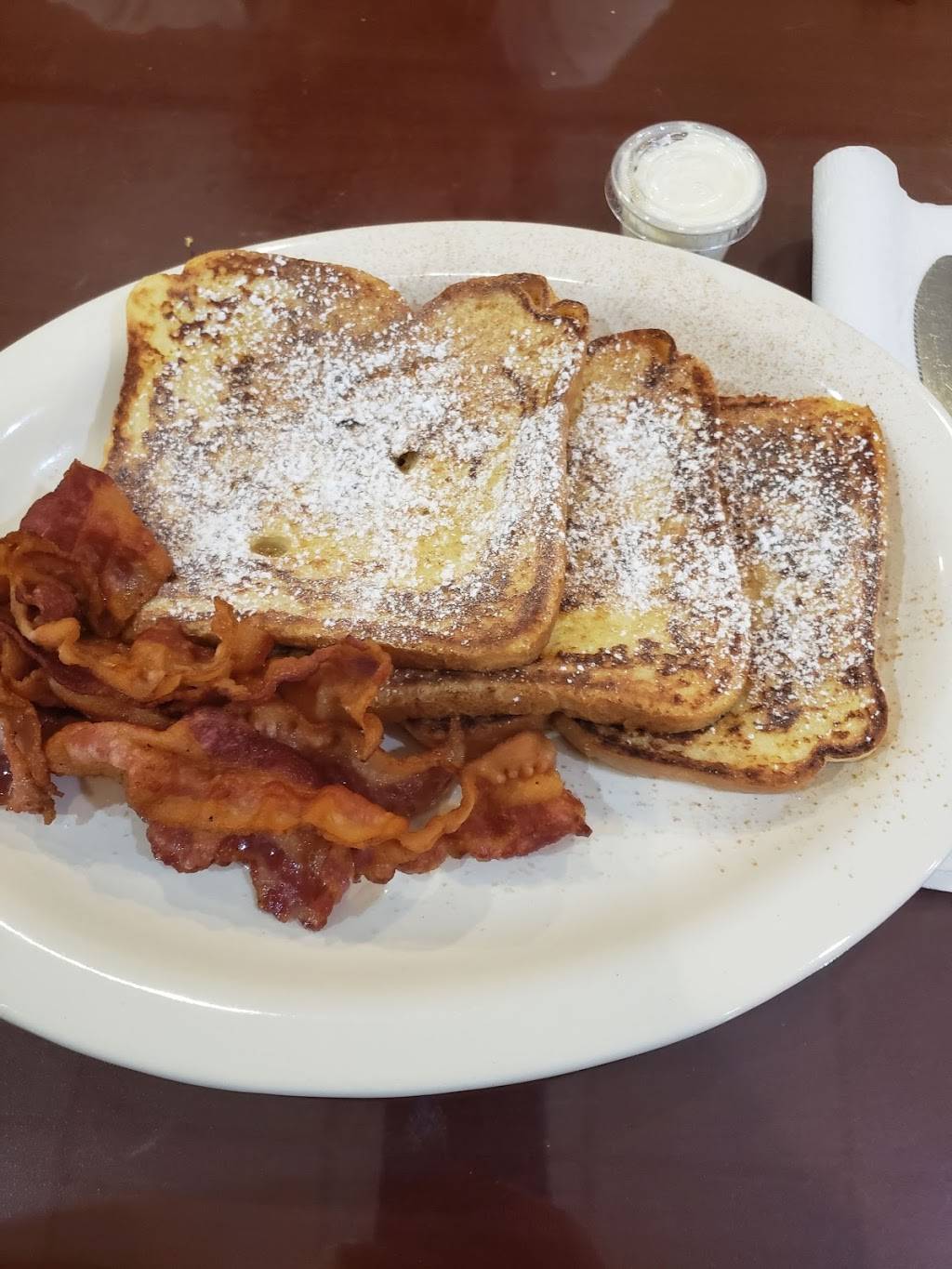 Club Car Cafe | restaurant | 18497 Dunne Ave, Parksley, VA 23421, USA | 7576657822 OR +1 757-665-7822