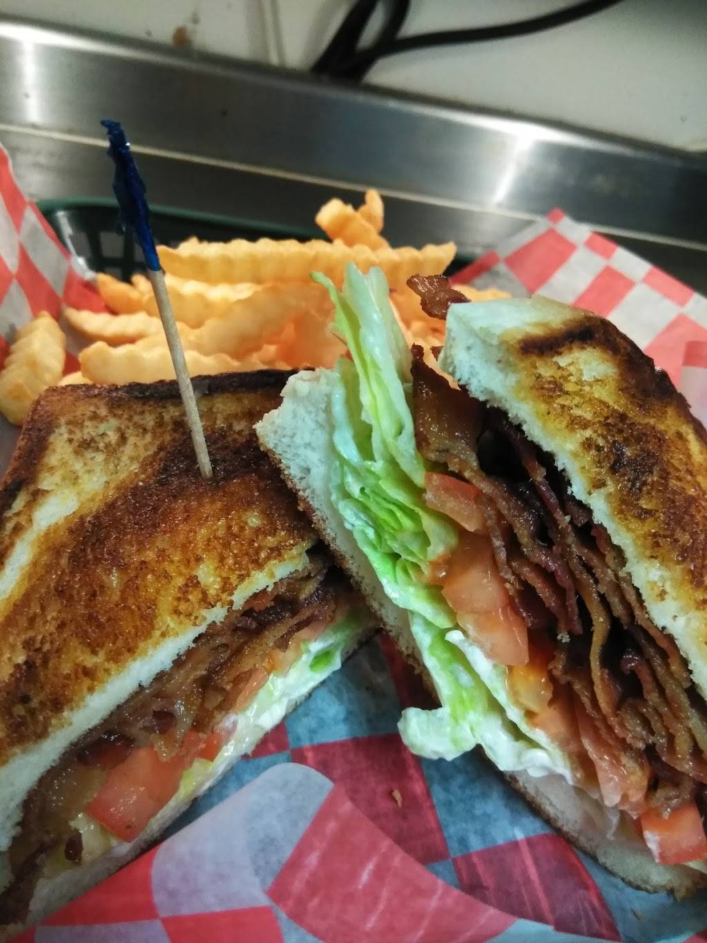 First String Family Sports | restaurant | 5921 New Cut Rd, Louisville, KY 40214, USA | 5023660049 OR +1 502-366-0049