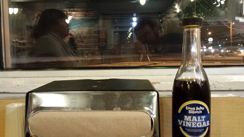 Long John Silvers | restaurant | 2039 Lafayette Ave, Terre Haute, IN 47805, USA | 8124663567 OR +1 812-466-3567